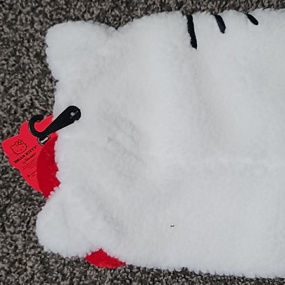 Hello Kitty Winter Hat with Red Bow!! - Picture 5 of 5
